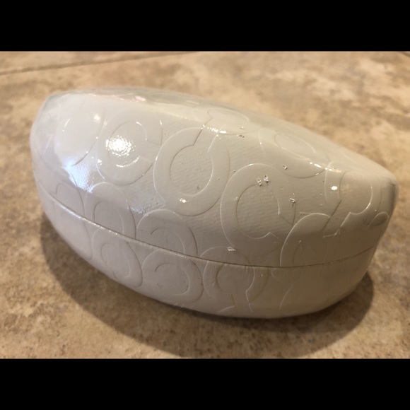 ****SOLD**** Coach S3010 sunglasses with case - Picture 5 of 6